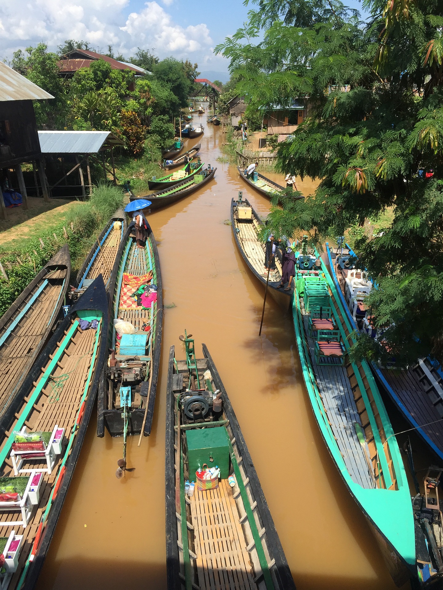 myanmar boote leben auf dem wasser